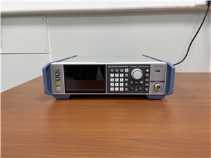 전장부품 EMC용 시그널제네레이터 장비 이미지